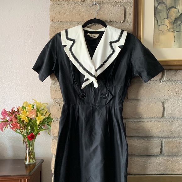Vintage 1950s Dress and Collar - Picture 2 of 12